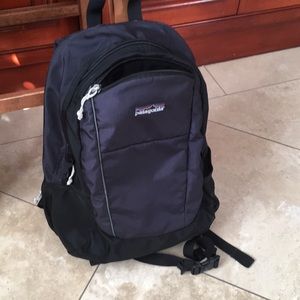 Patagonia indigo/black backpack